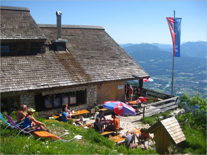 Die Toni Lenz Hütte am Untersberg in Marktschellenberg
